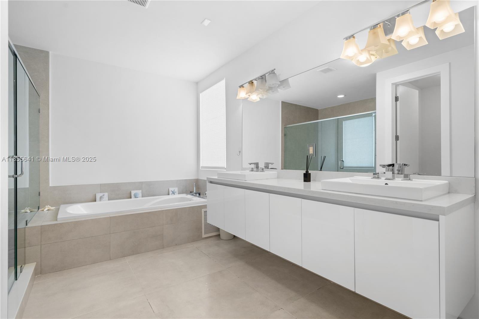 DORAL COMMONS RESIDENTIAL - Residential