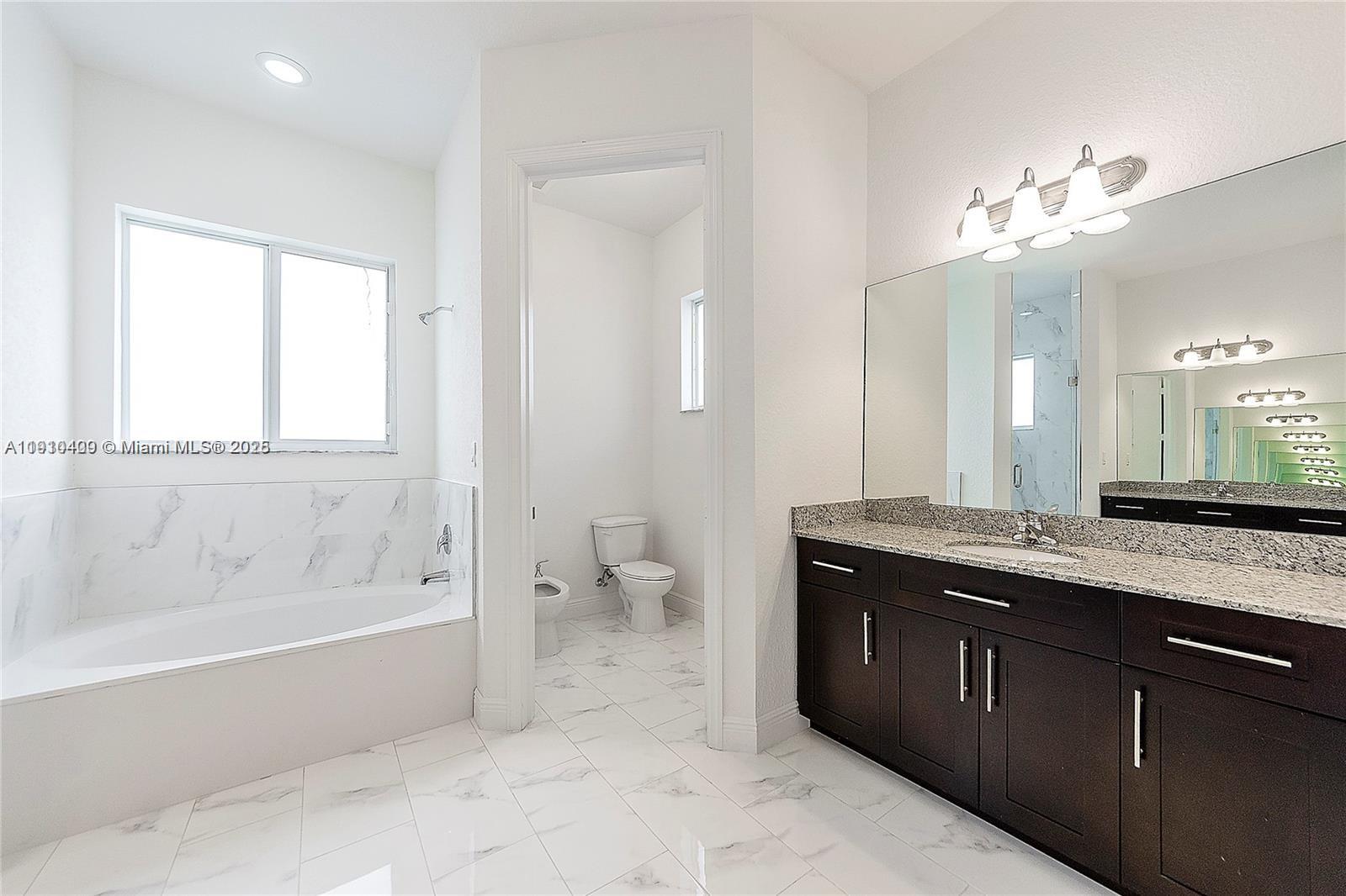 PALMETTO BAY ESTATES - Residential Lease