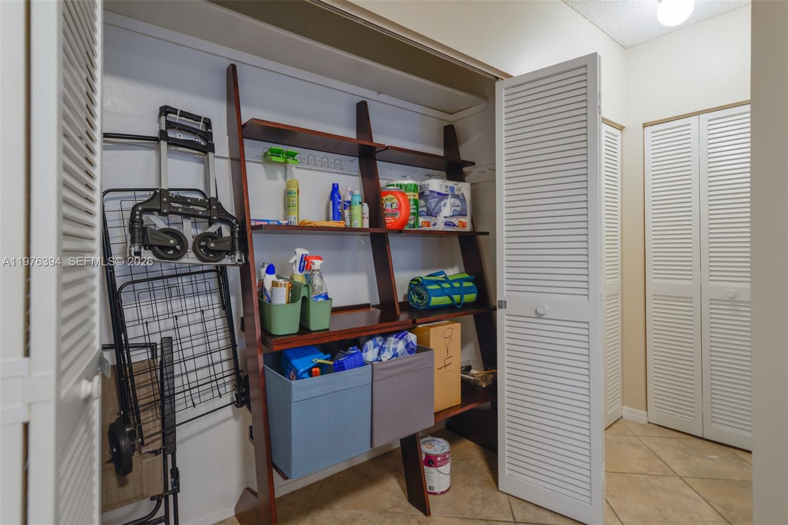 HEMISPHERES CONDO - Residential Lease