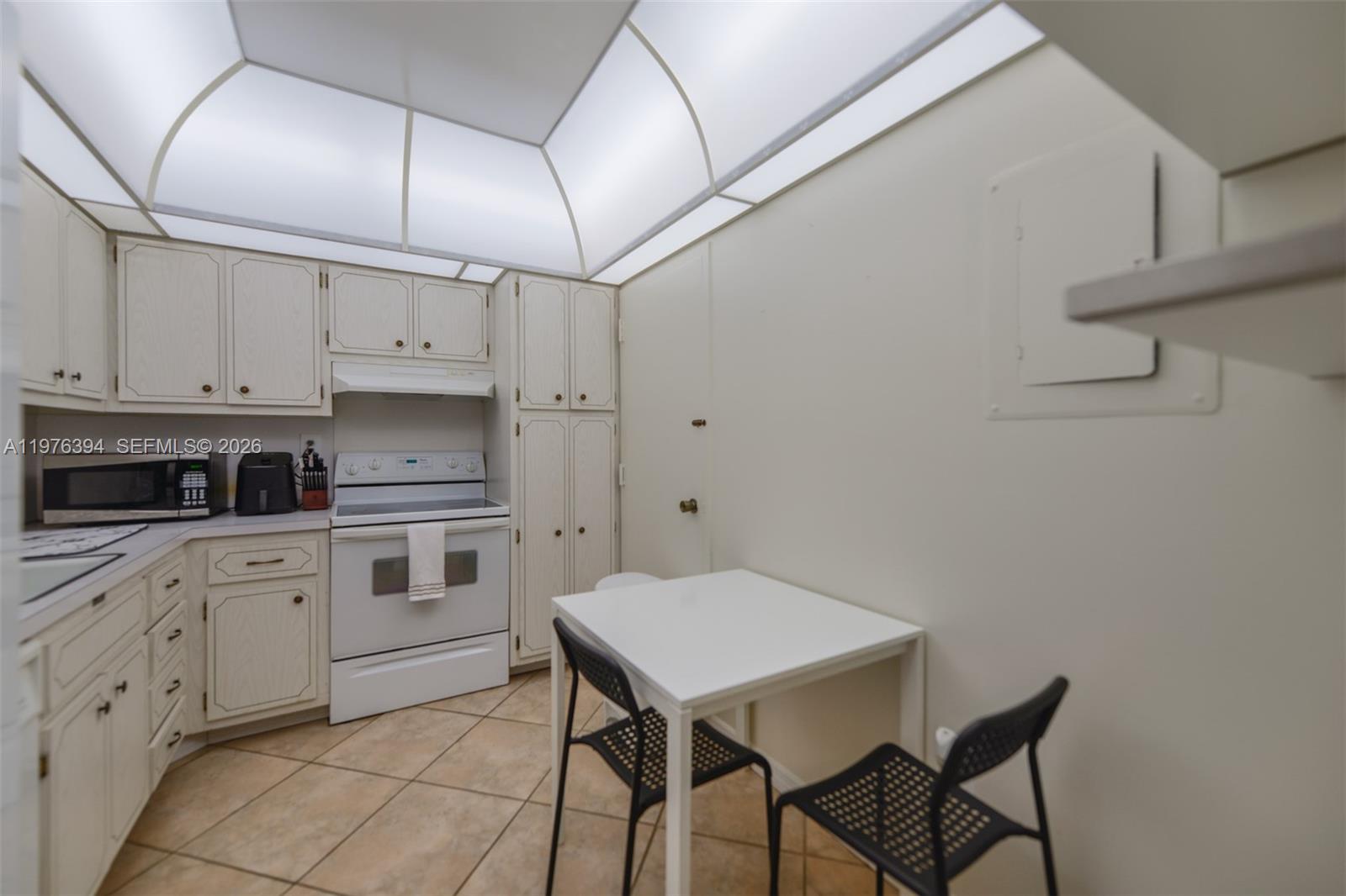 HEMISPHERES CONDO - Residential Lease