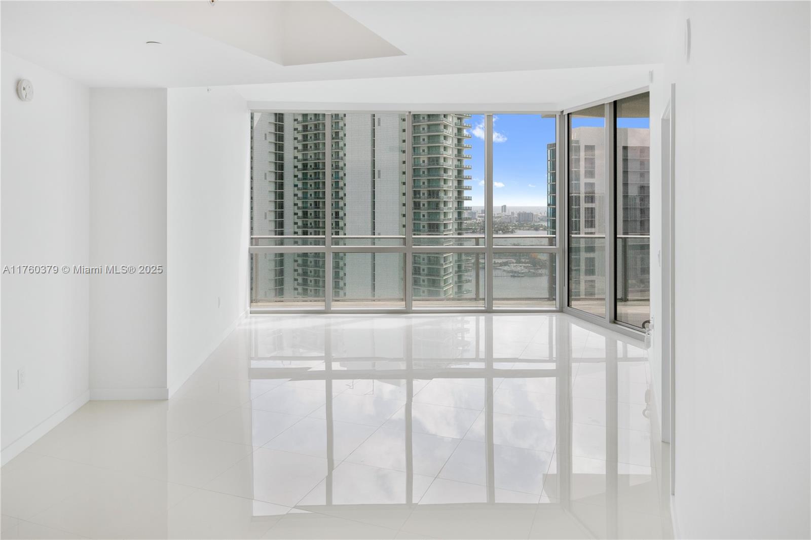 PARAMOUNT MIAMI WORLDCENT - Residential