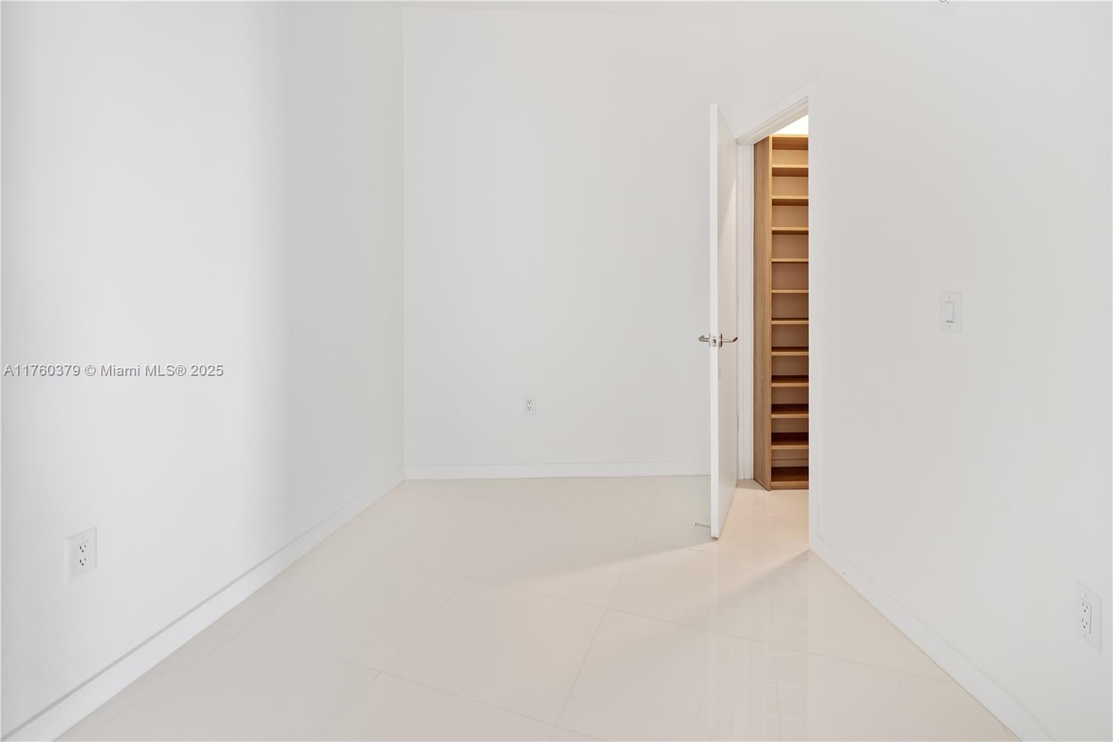 PARAMOUNT MIAMI WORLDCENT - Residential