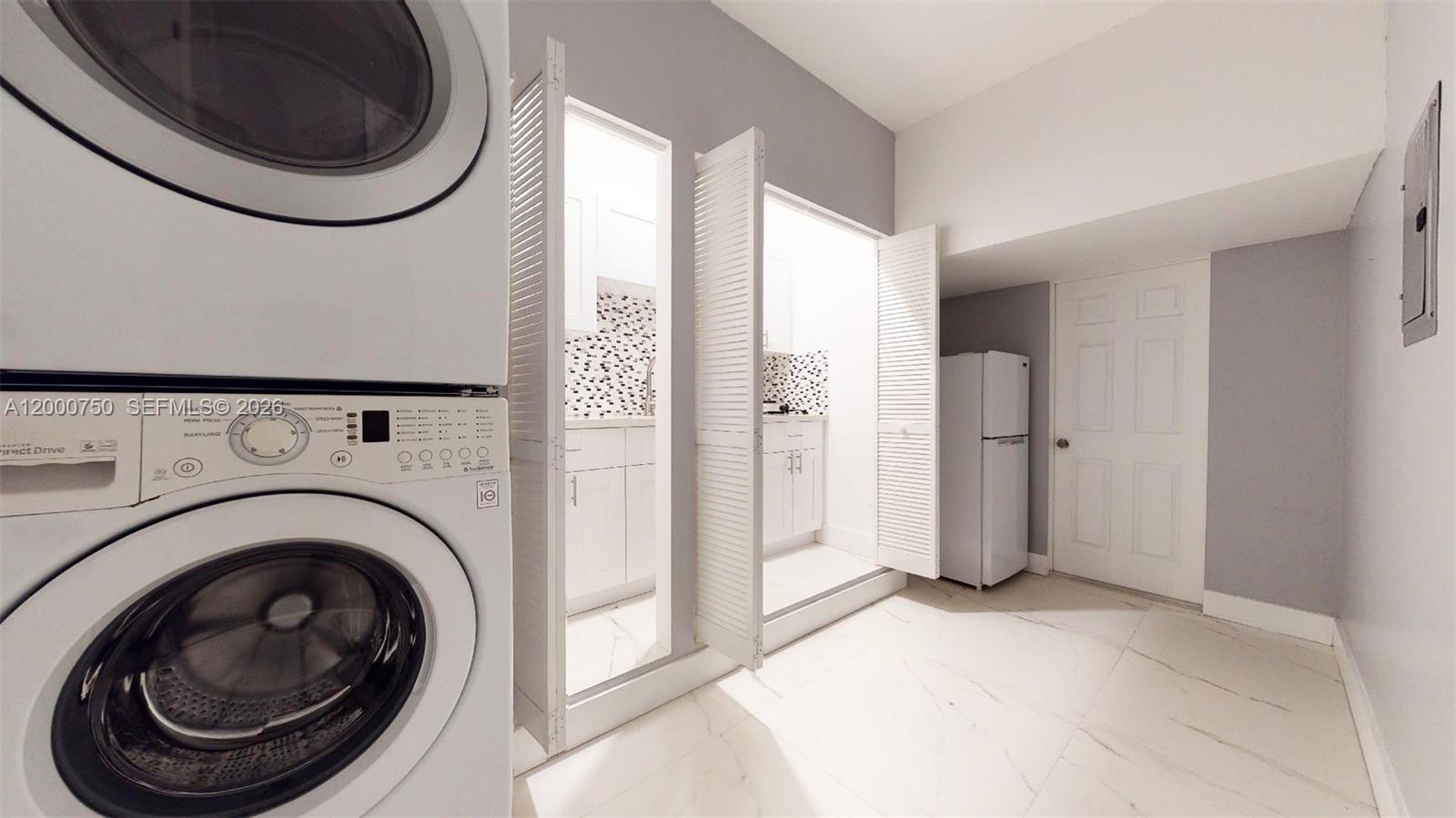 MONACO ESTATES AT KENDALL - Residential Lease