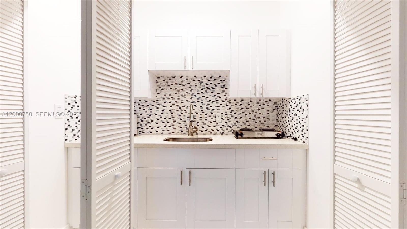 MONACO ESTATES AT KENDALL - Residential Lease