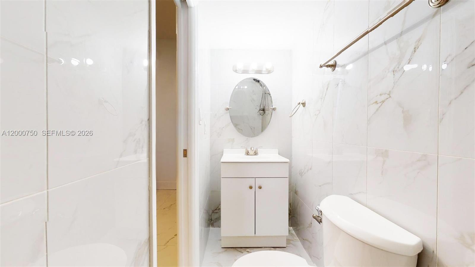 MONACO ESTATES AT KENDALL - Residential Lease