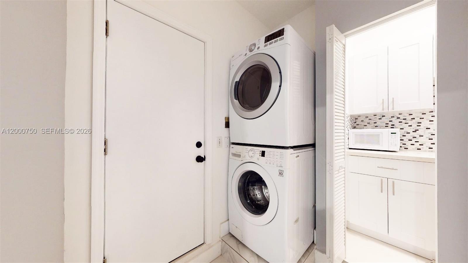 MONACO ESTATES AT KENDALL - Residential Lease