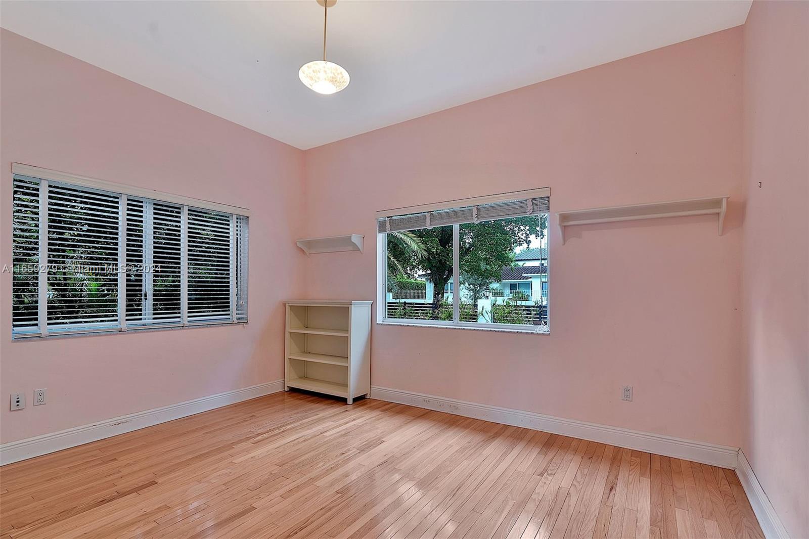 CORAL GABLES GRANADA SEC - Residential