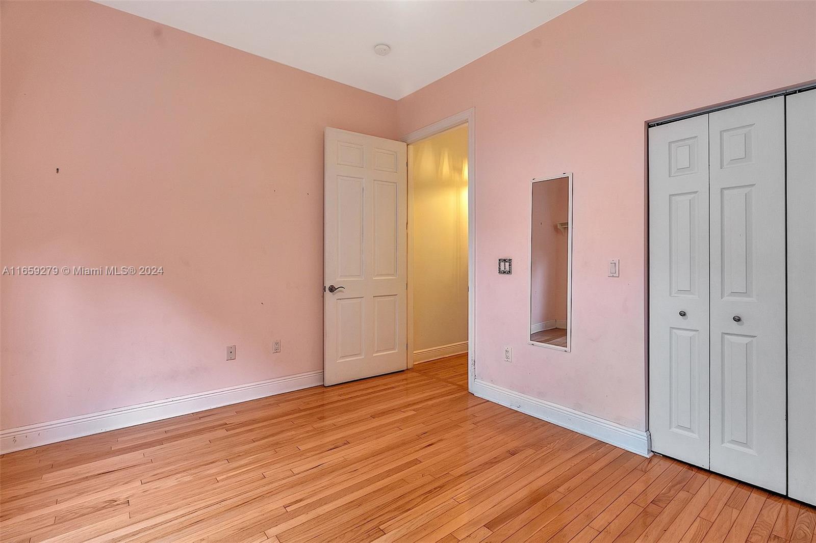 CORAL GABLES GRANADA SEC - Residential