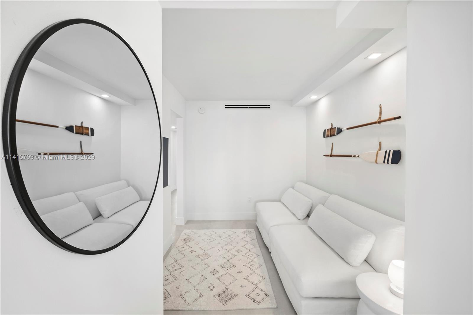 CASA DEL MAR CONDO - Residential