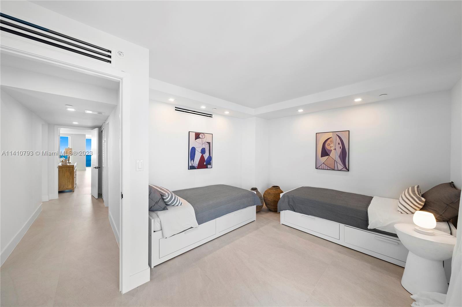 CASA DEL MAR CONDO - Residential