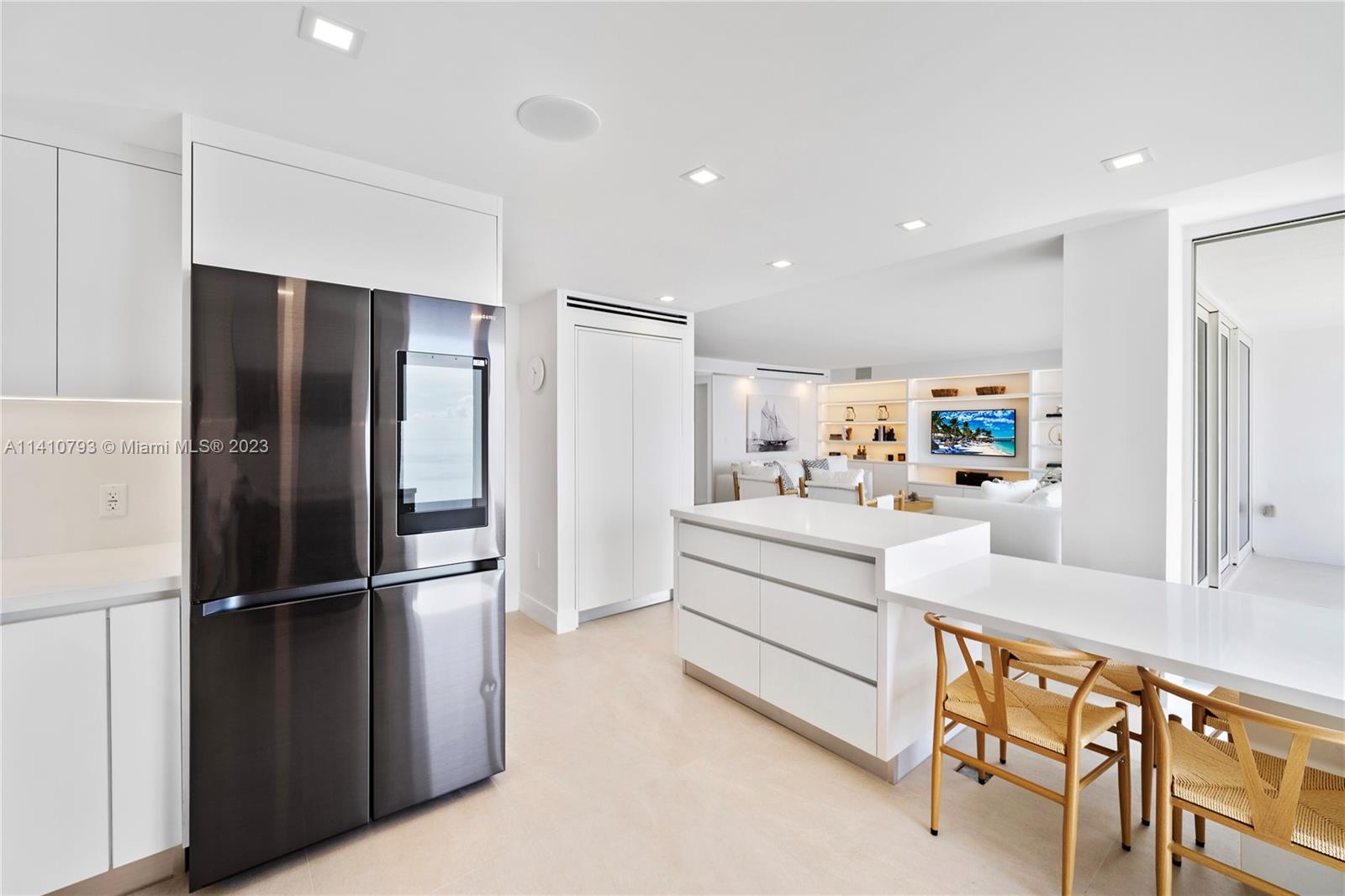 CASA DEL MAR CONDO - Residential