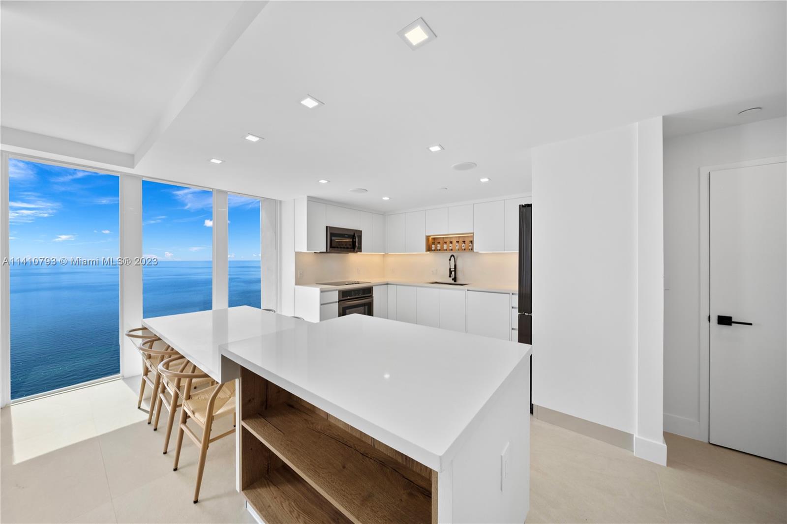 CASA DEL MAR CONDO - Residential