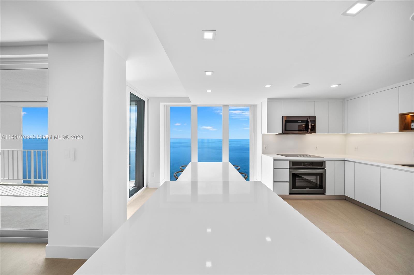 CASA DEL MAR CONDO - Residential