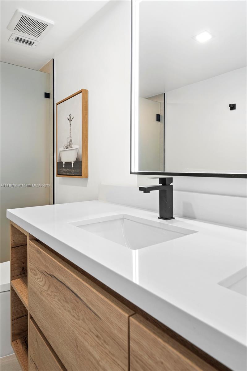 CASA DEL MAR CONDO - Residential