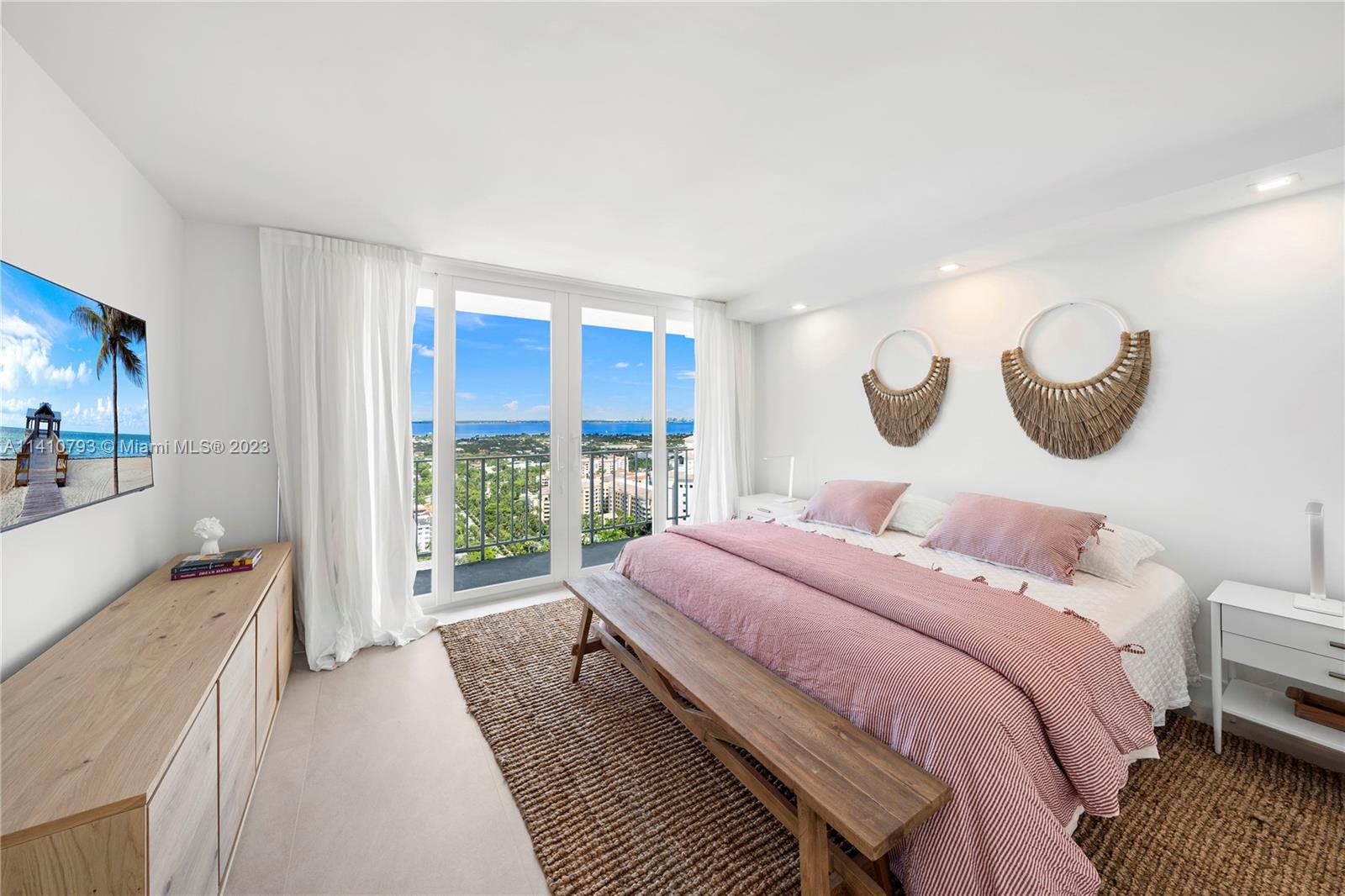 CASA DEL MAR CONDO - Residential