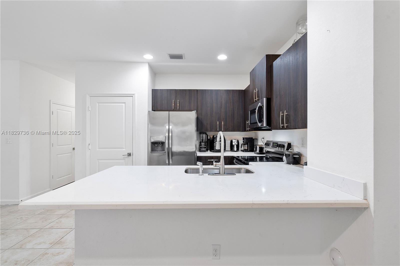 CRICKET CLUB - Residential