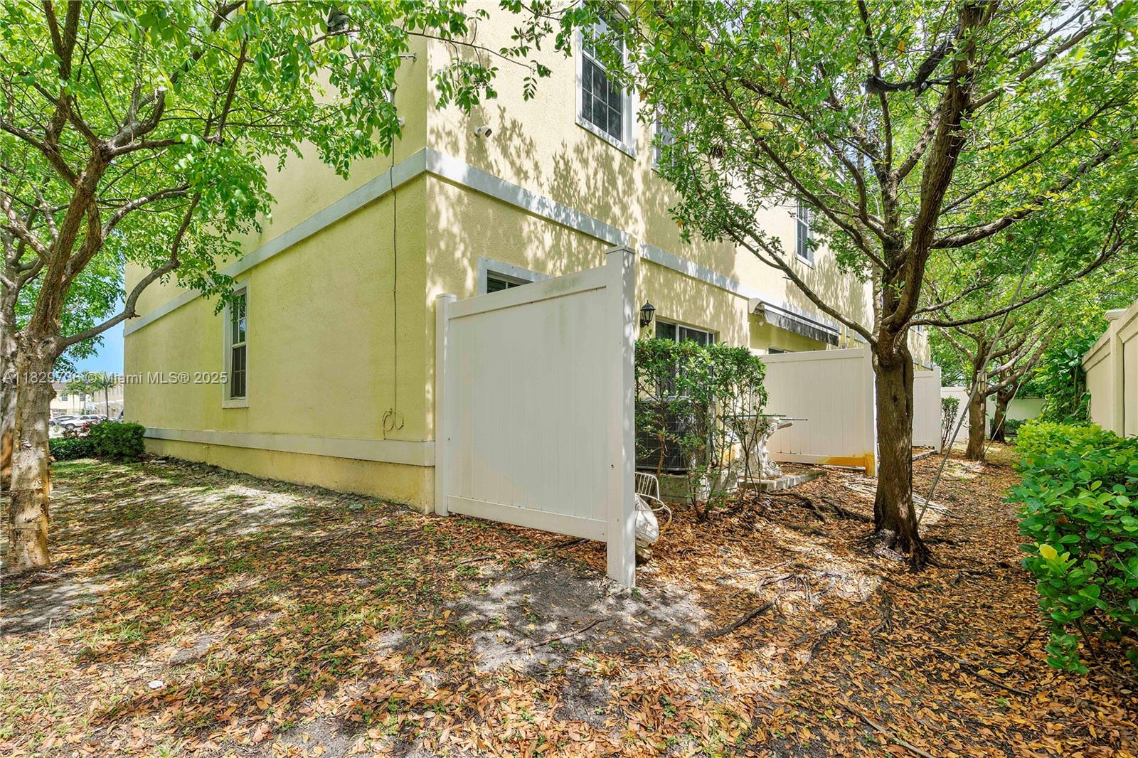 CRICKET CLUB - Residential