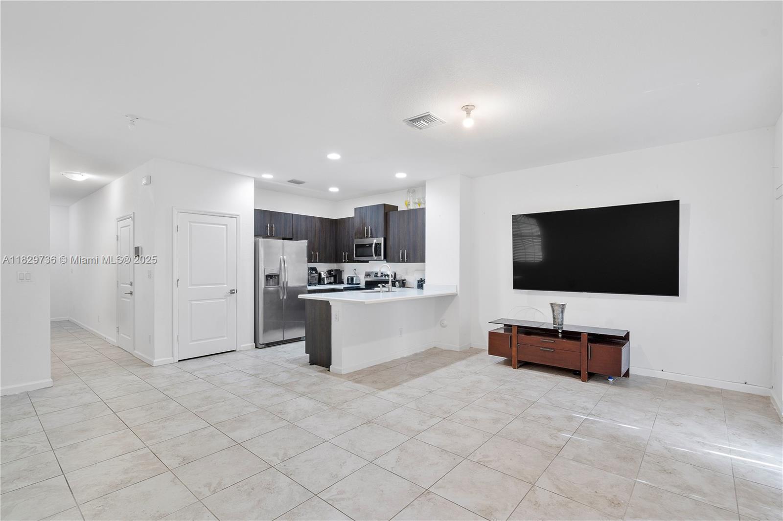 CRICKET CLUB - Residential