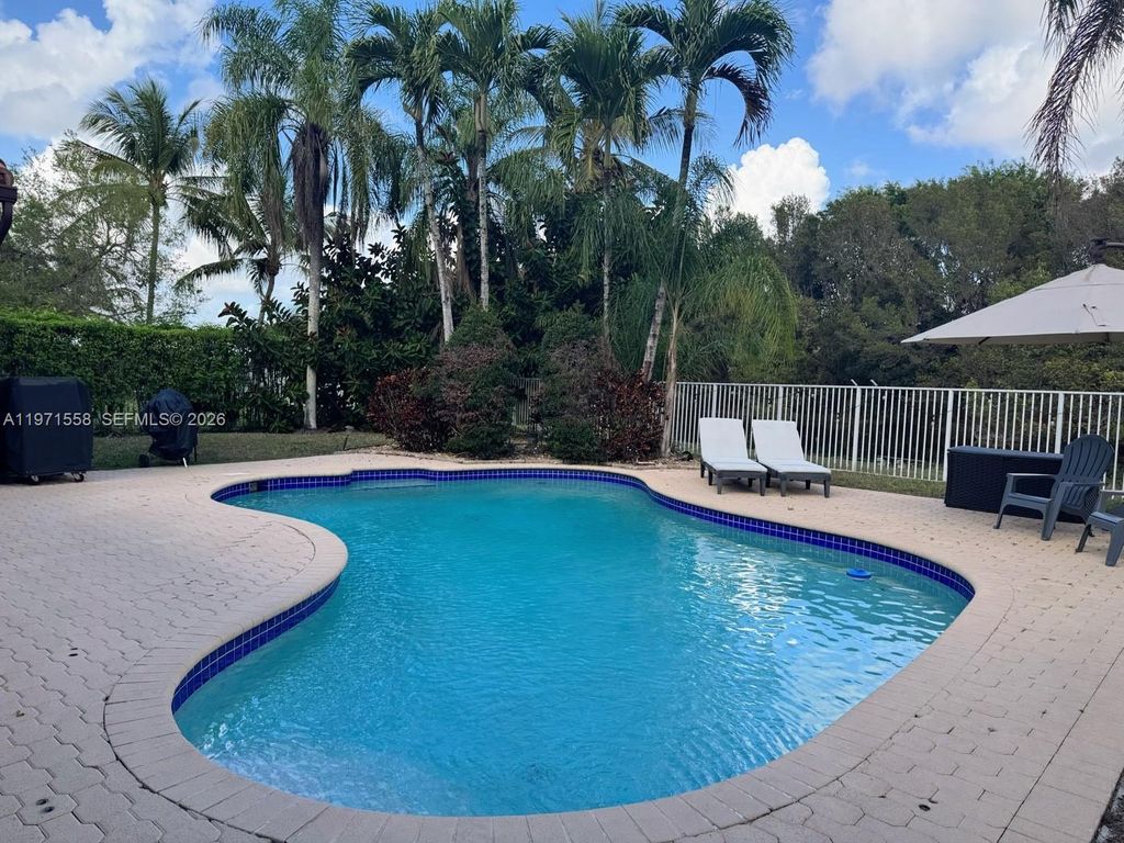 Photo of 834 Verona Lake Dr, Weston, FL 33326 (MLS # A11971558)