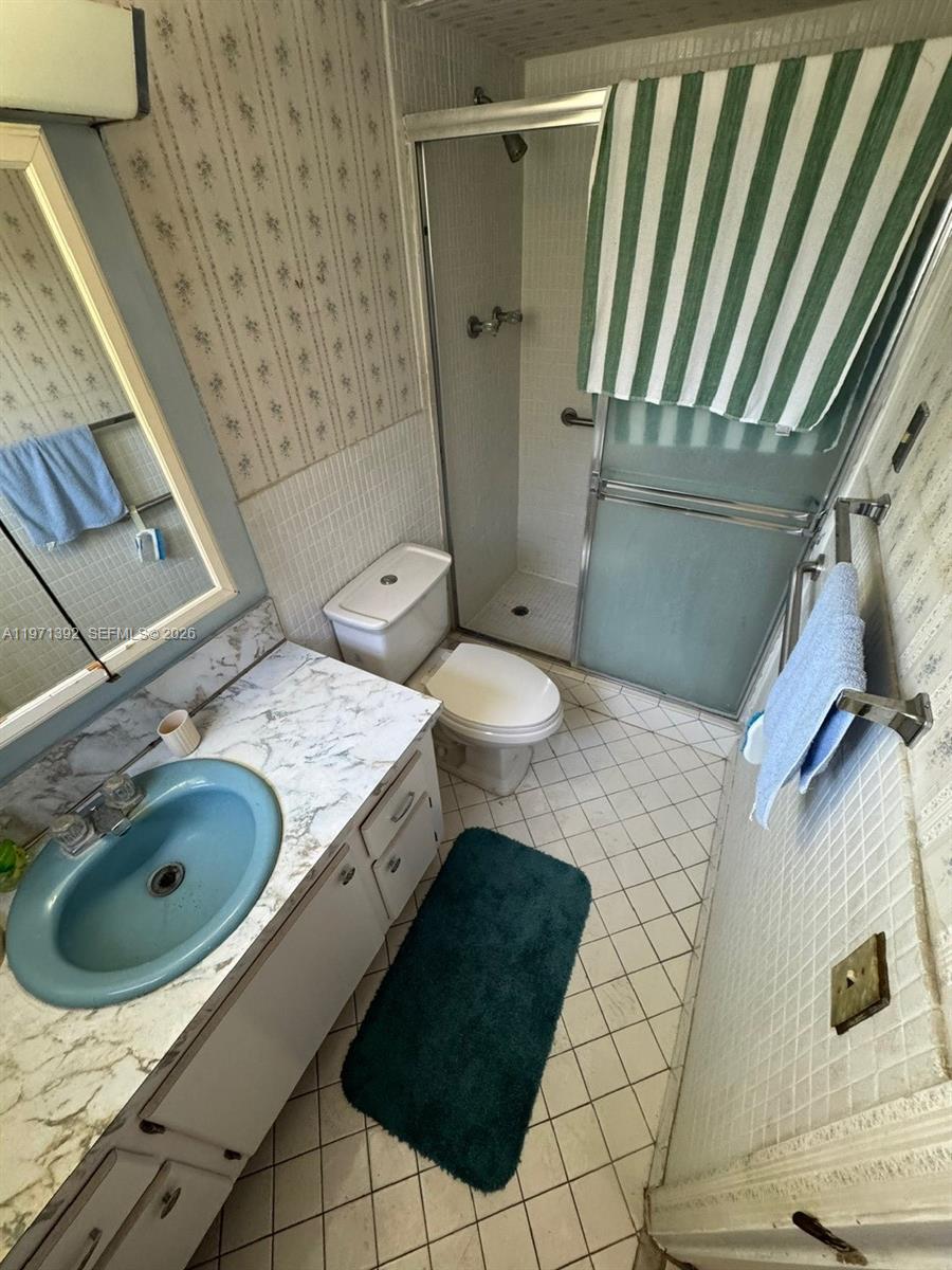 ROLLING GREEN CONDO F - Residential