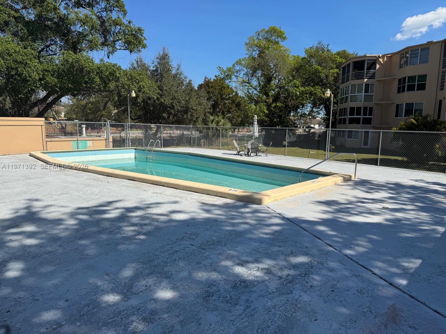 ROLLING GREEN CONDO F - Residential