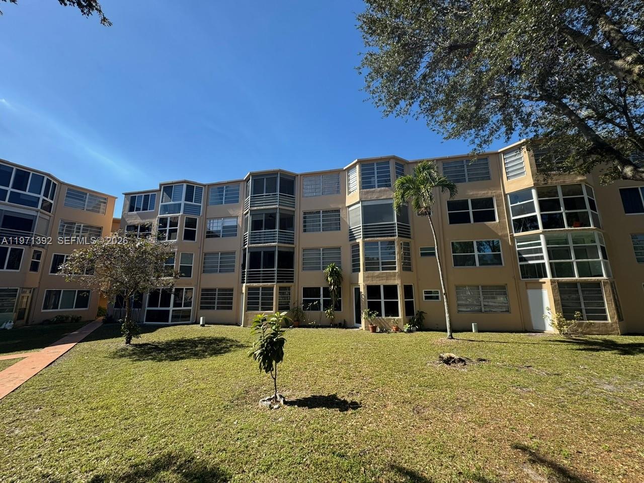 ROLLING GREEN CONDO F - Residential