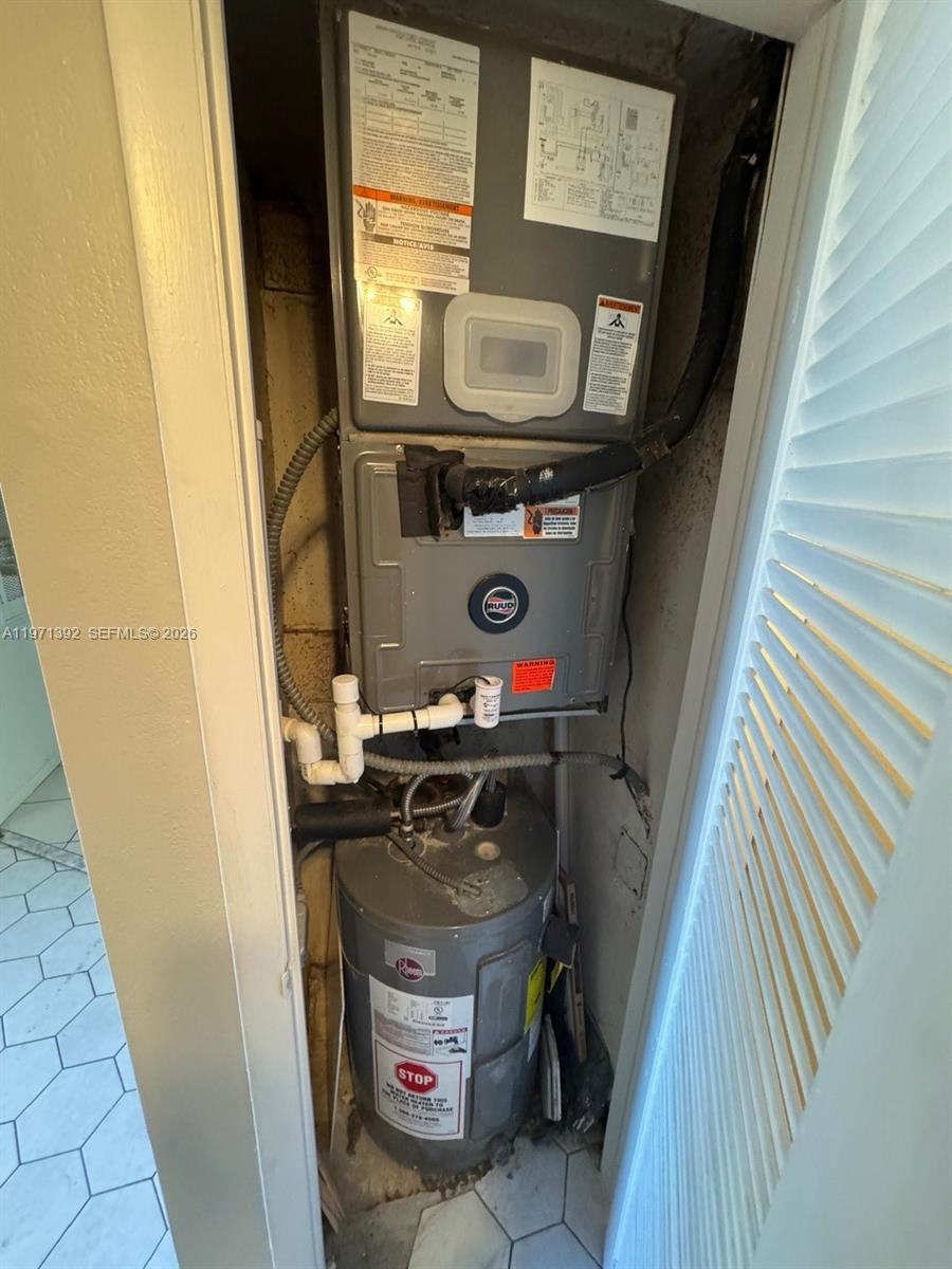 ROLLING GREEN CONDO F - Residential