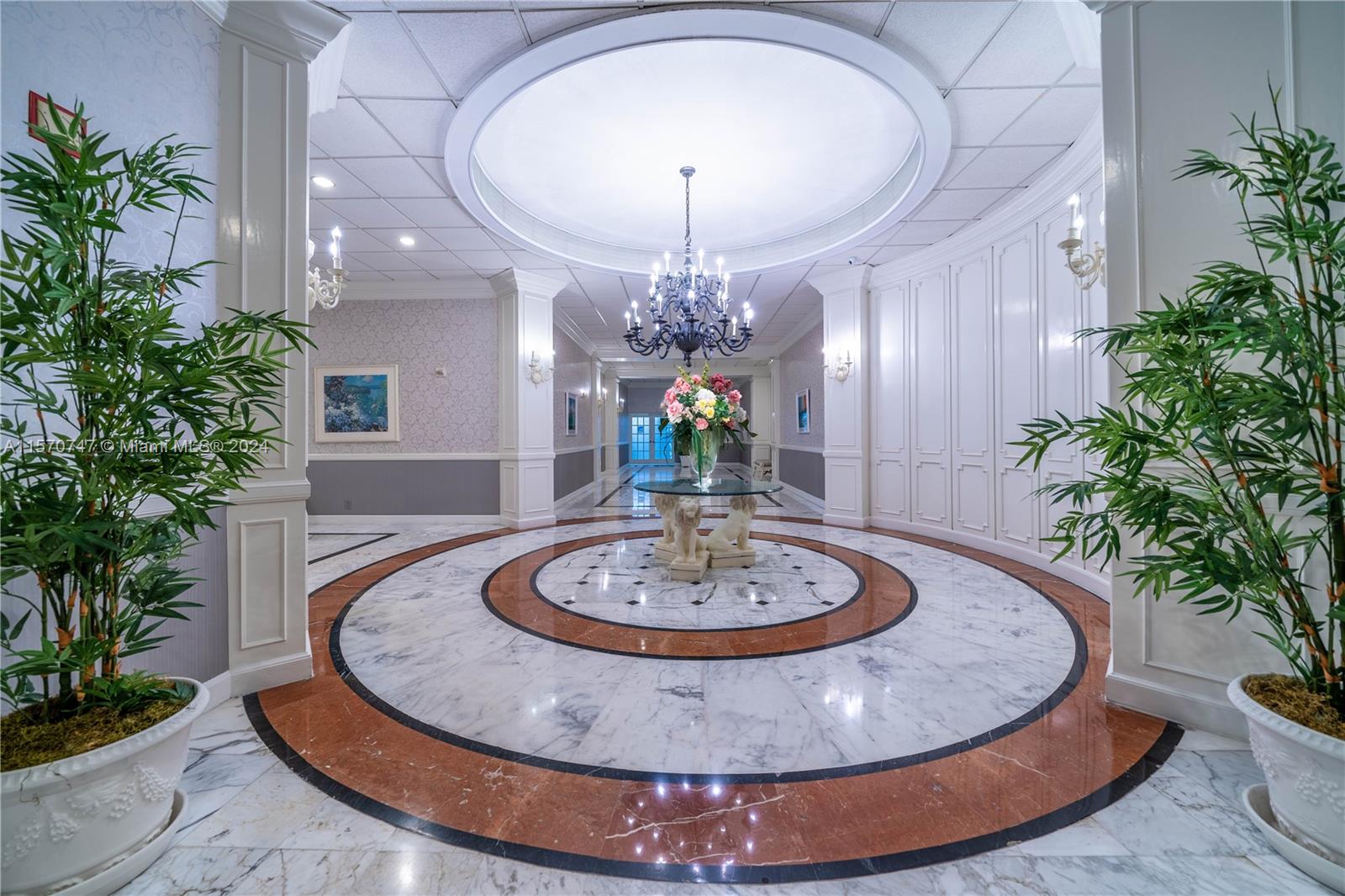 HALLMARK OF HOLLYWOOD CON - Residential