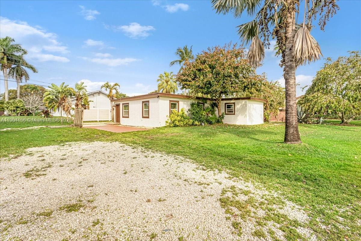 EVERGLADE LAND SALES CO - Residential Lease