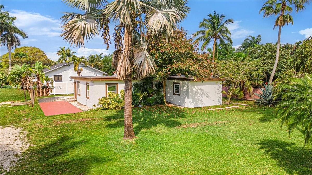 EVERGLADE LAND SALES CO - Residential Lease