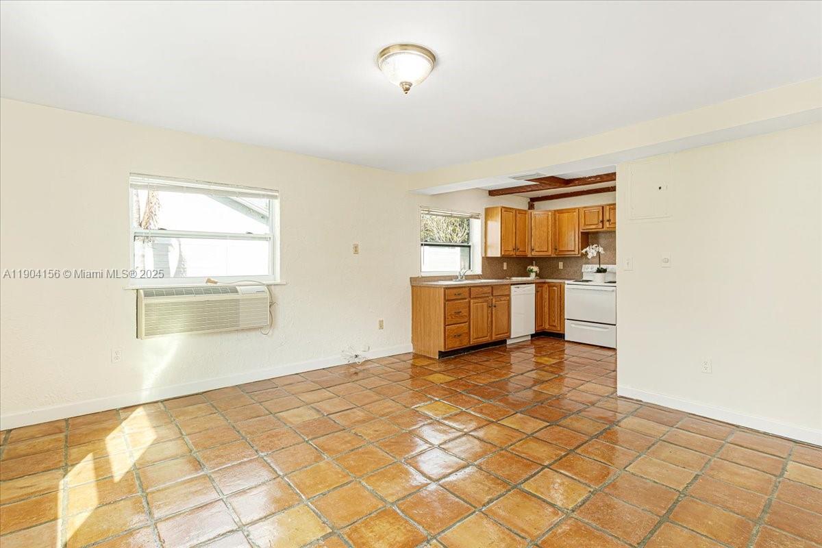 EVERGLADE LAND SALES CO - Residential Lease