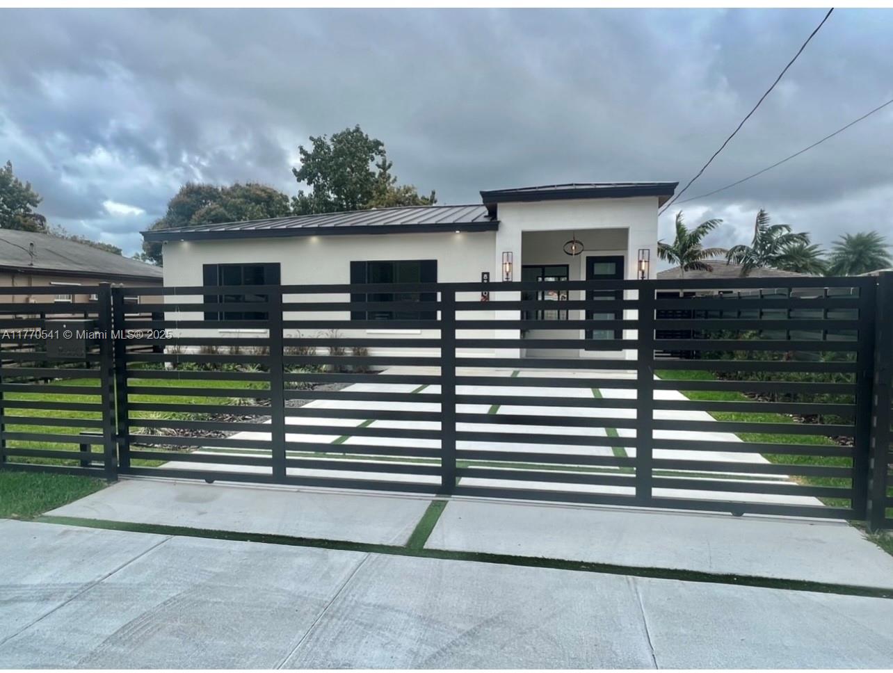 Rental Property at 8880 Sw 126th Ter, Miami, Broward County, Florida - Bedrooms: 3 
Bathrooms: 2  - $4,600 MO.