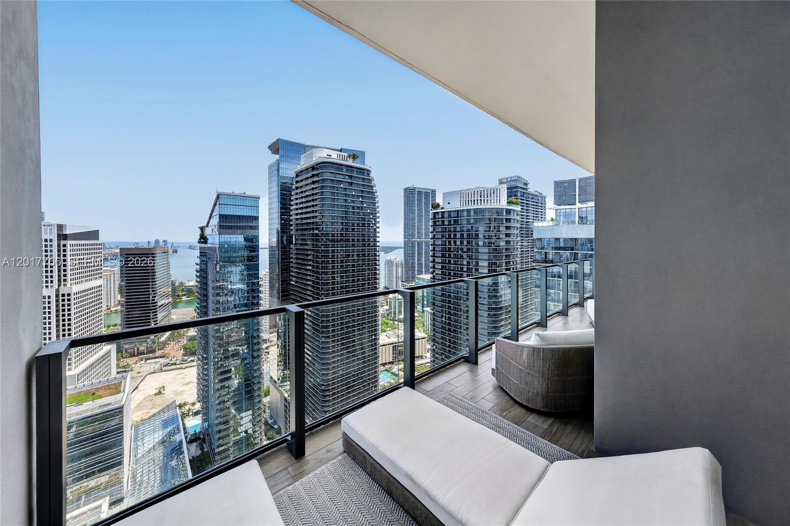 RISE CONDO - Residential