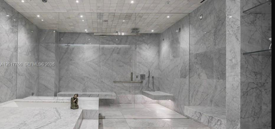 RISE CONDO - Residential
