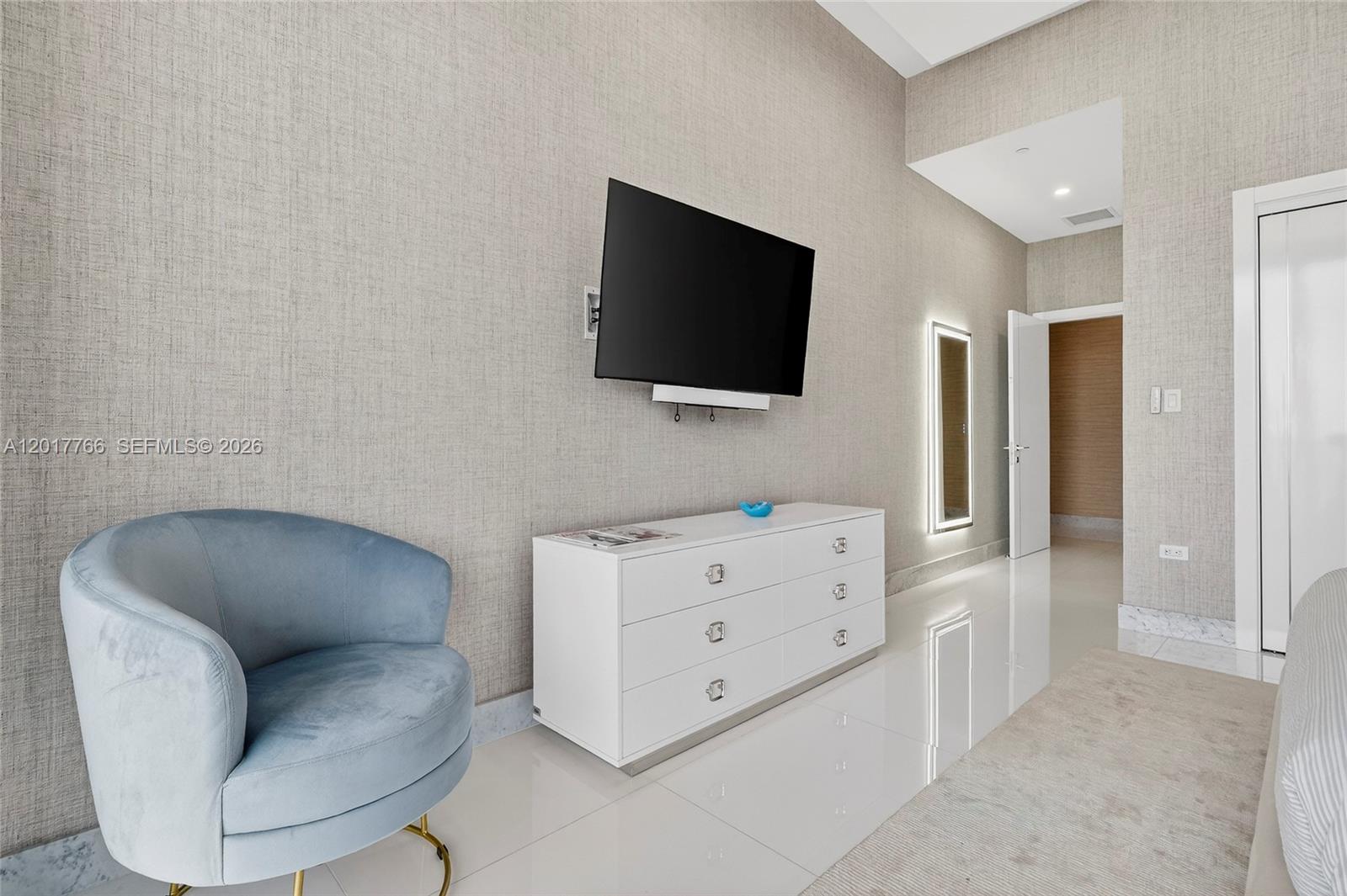 RISE CONDO - Residential