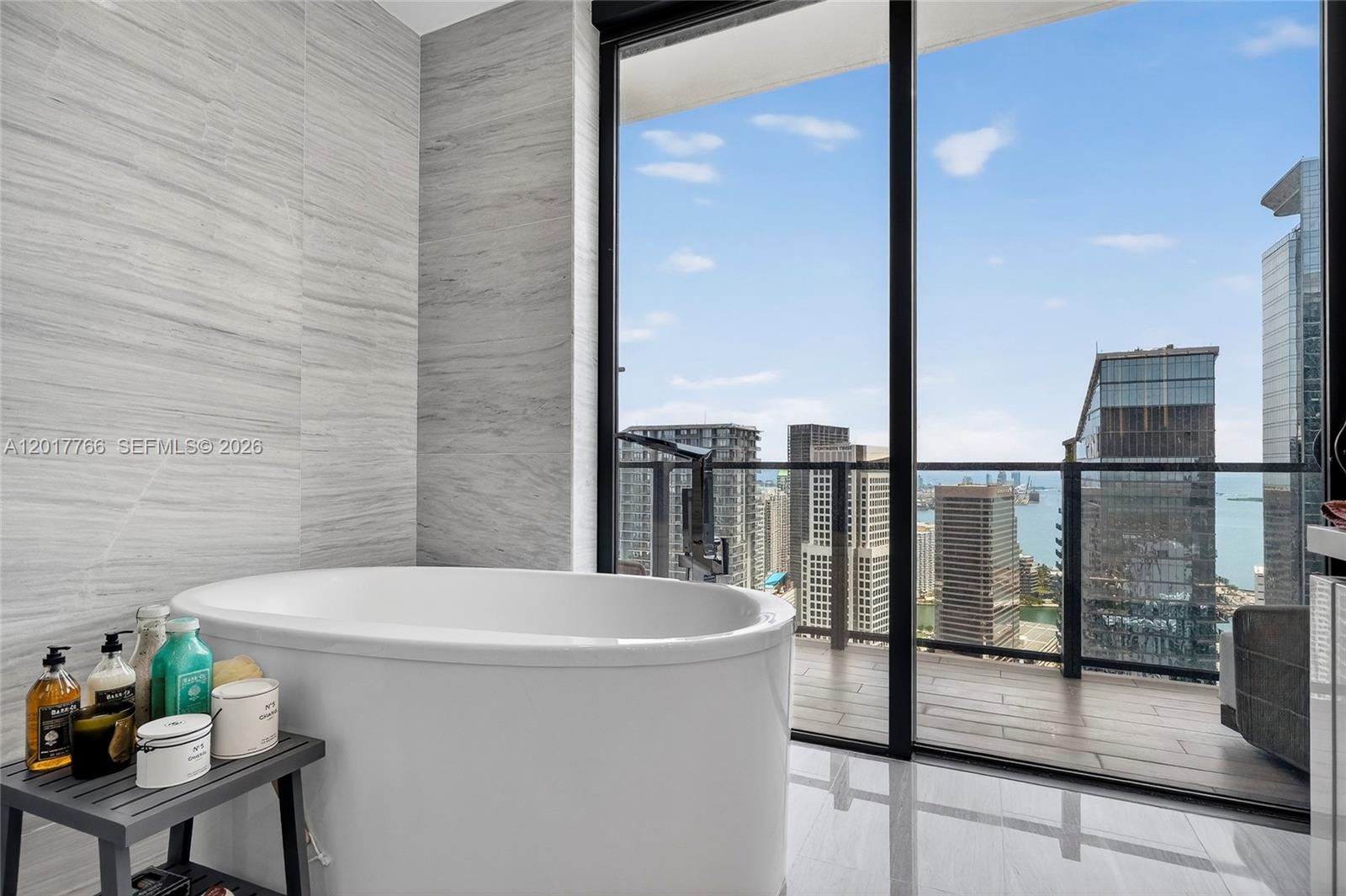 RISE CONDO - Residential
