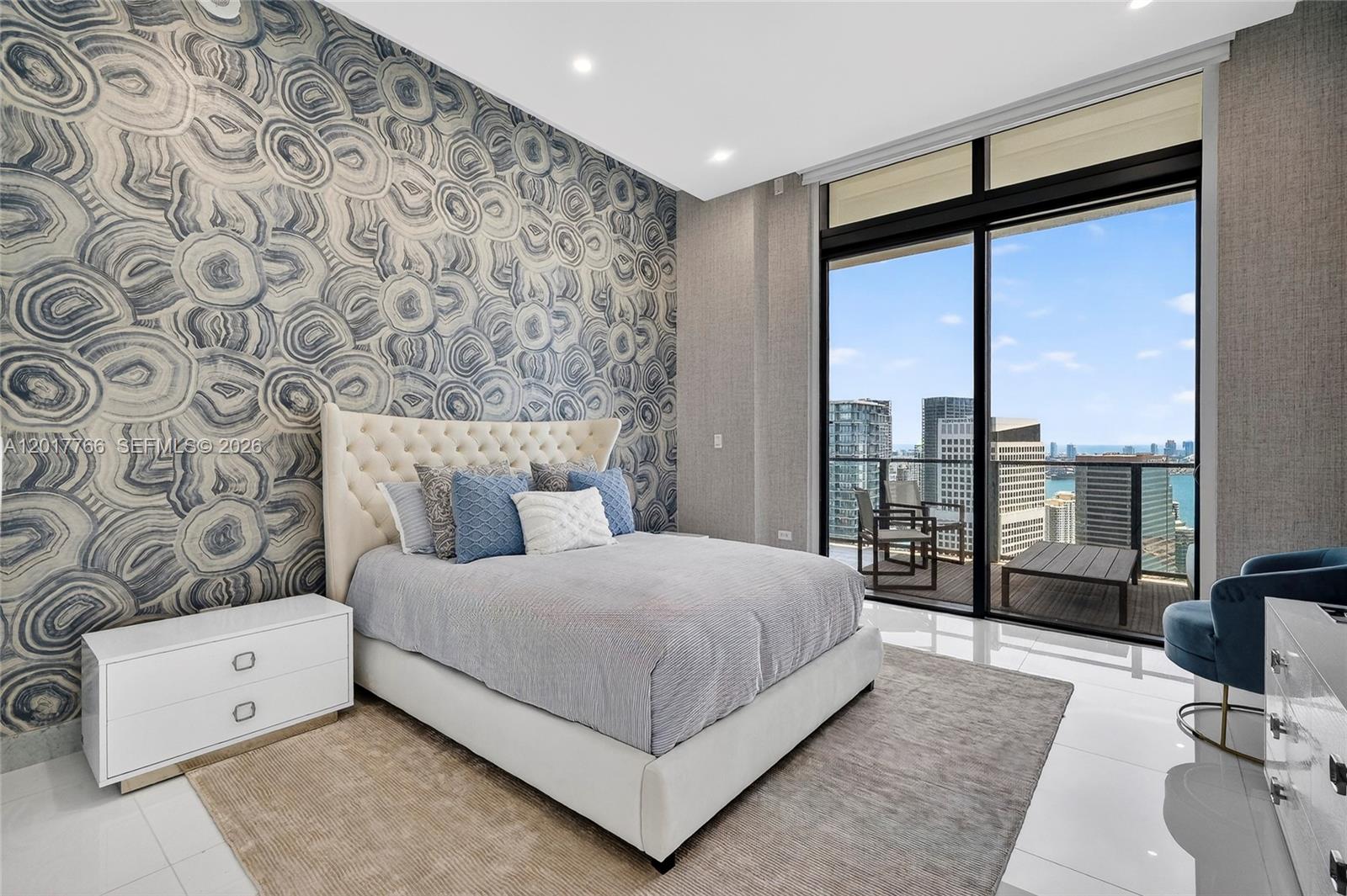 RISE CONDO - Residential