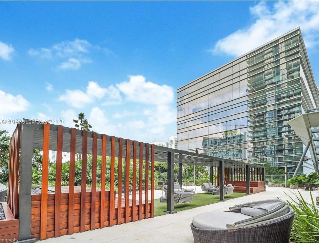 RISE CONDO - Residential