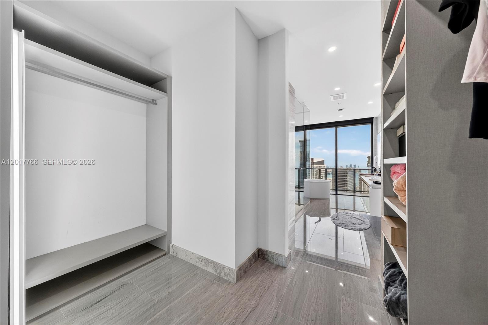 RISE CONDO - Residential