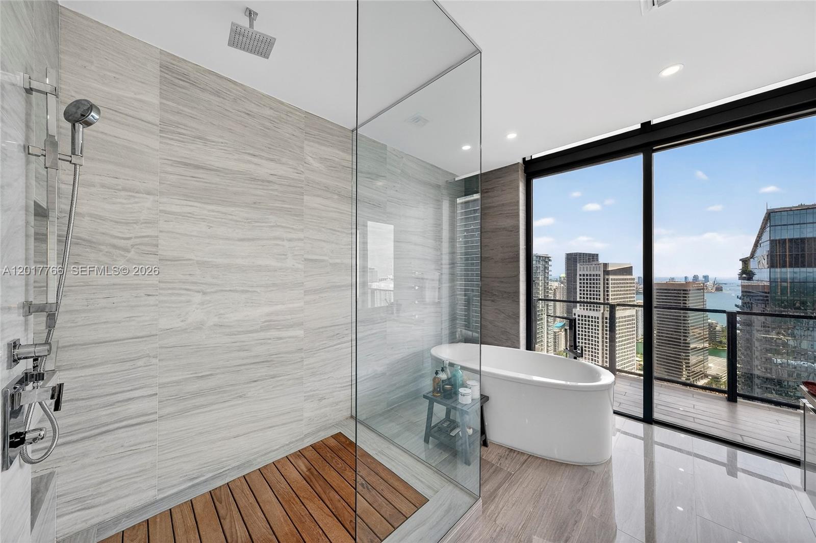 RISE CONDO - Residential