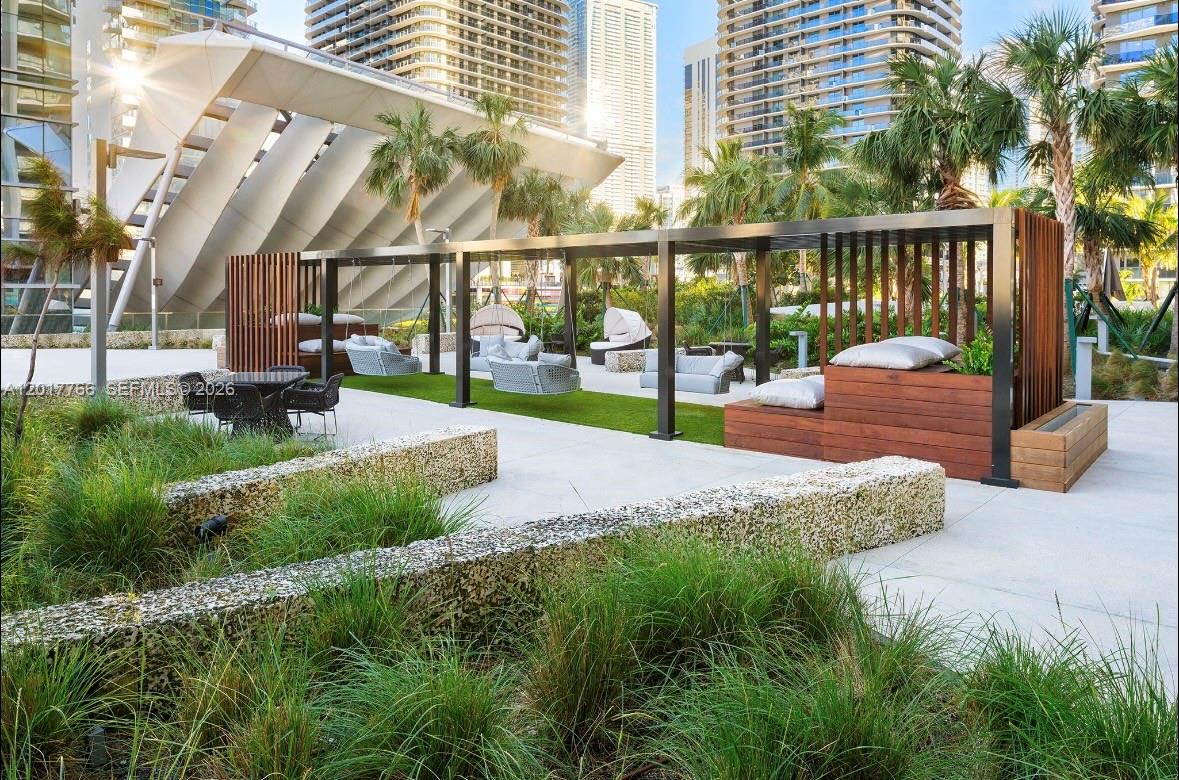 RISE CONDO - Residential