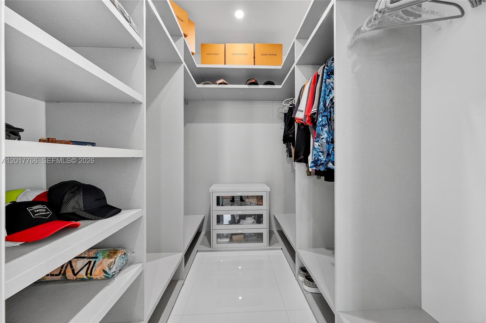 RISE CONDO - Residential