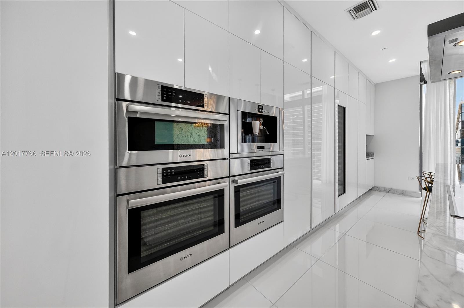 RISE CONDO - Residential