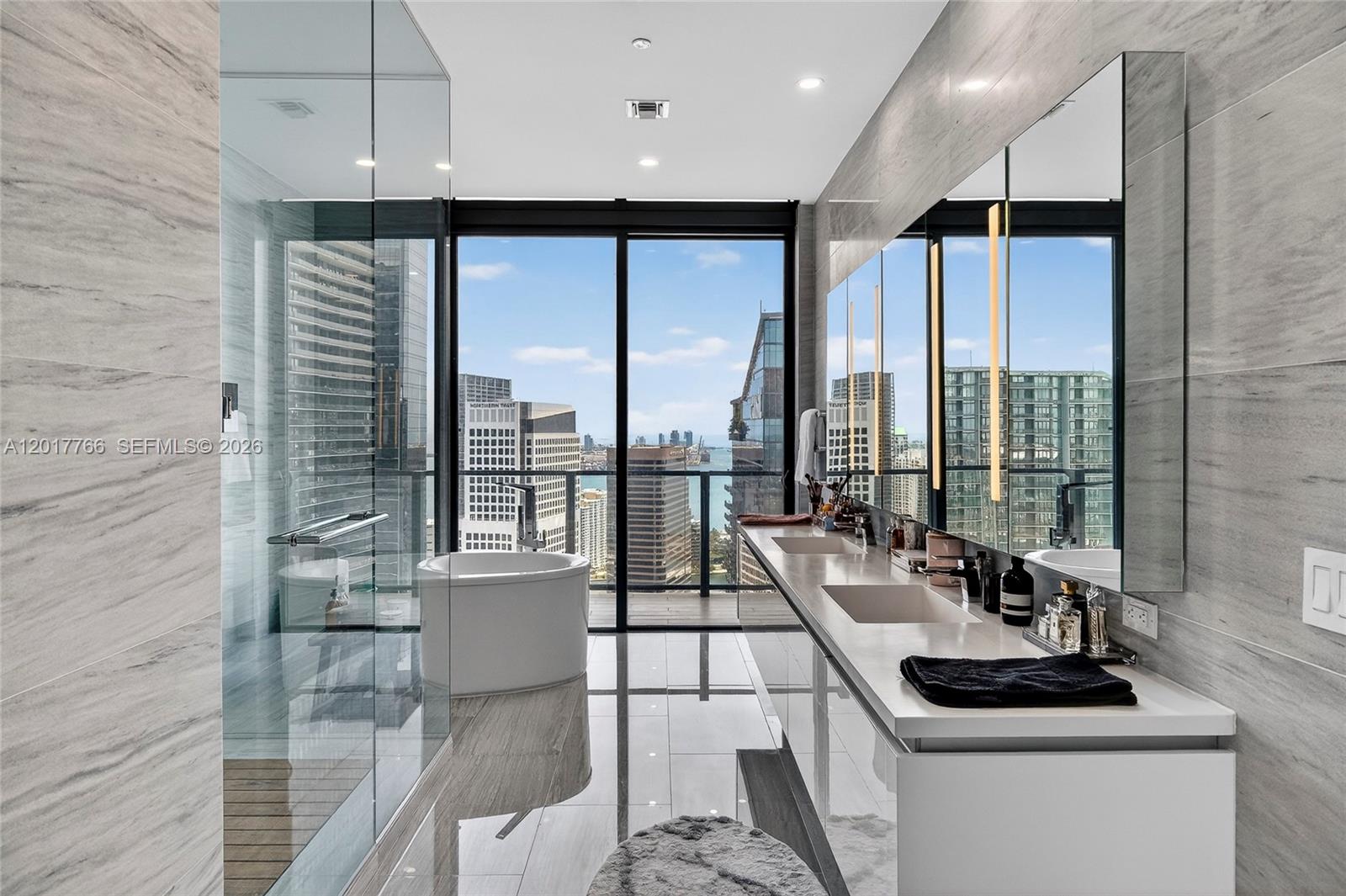RISE CONDO - Residential