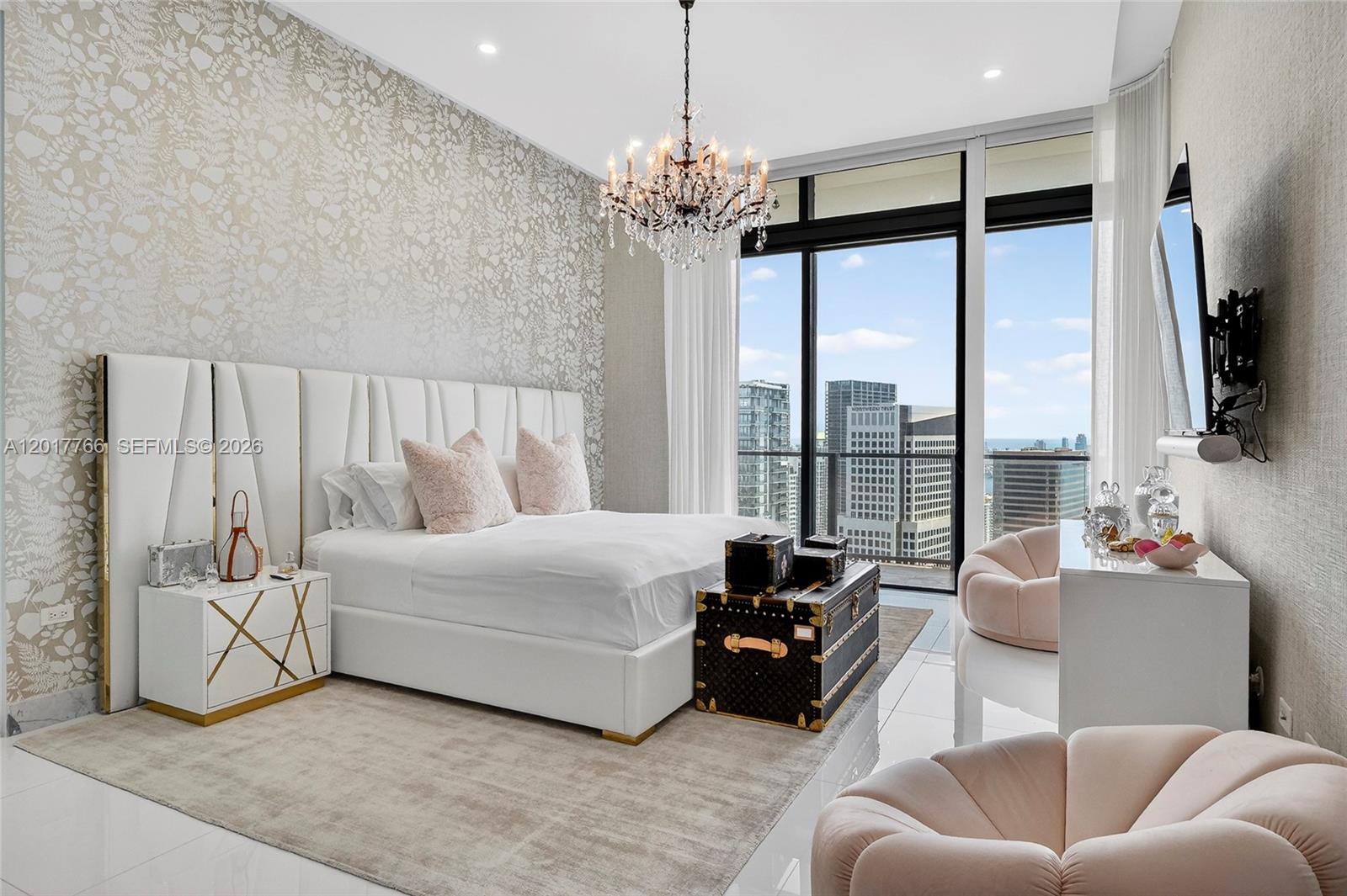 RISE CONDO - Residential