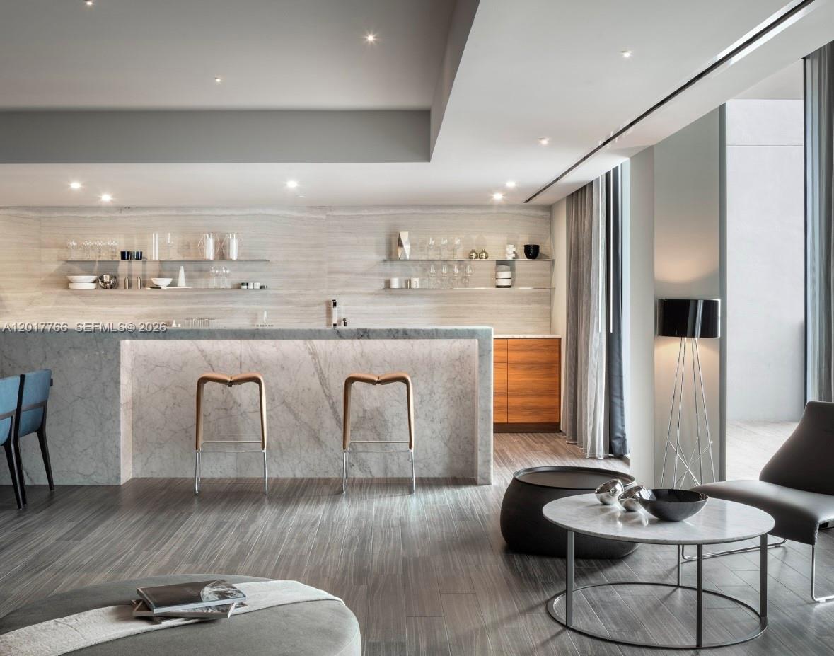 RISE CONDO - Residential