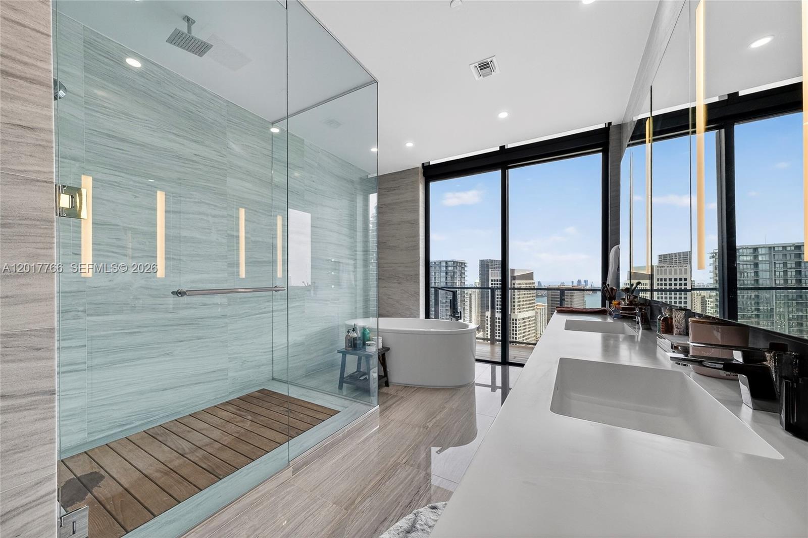 RISE CONDO - Residential