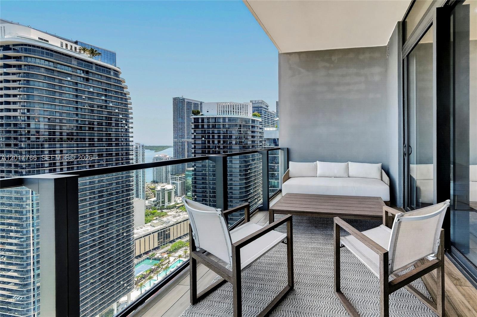 RISE CONDO - Residential