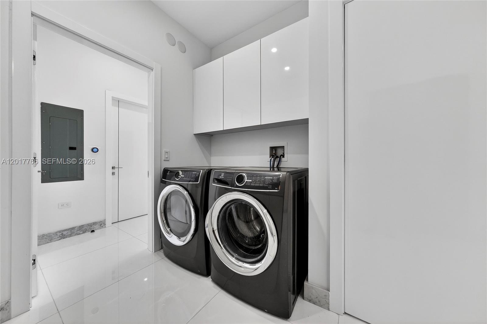 RISE CONDO - Residential