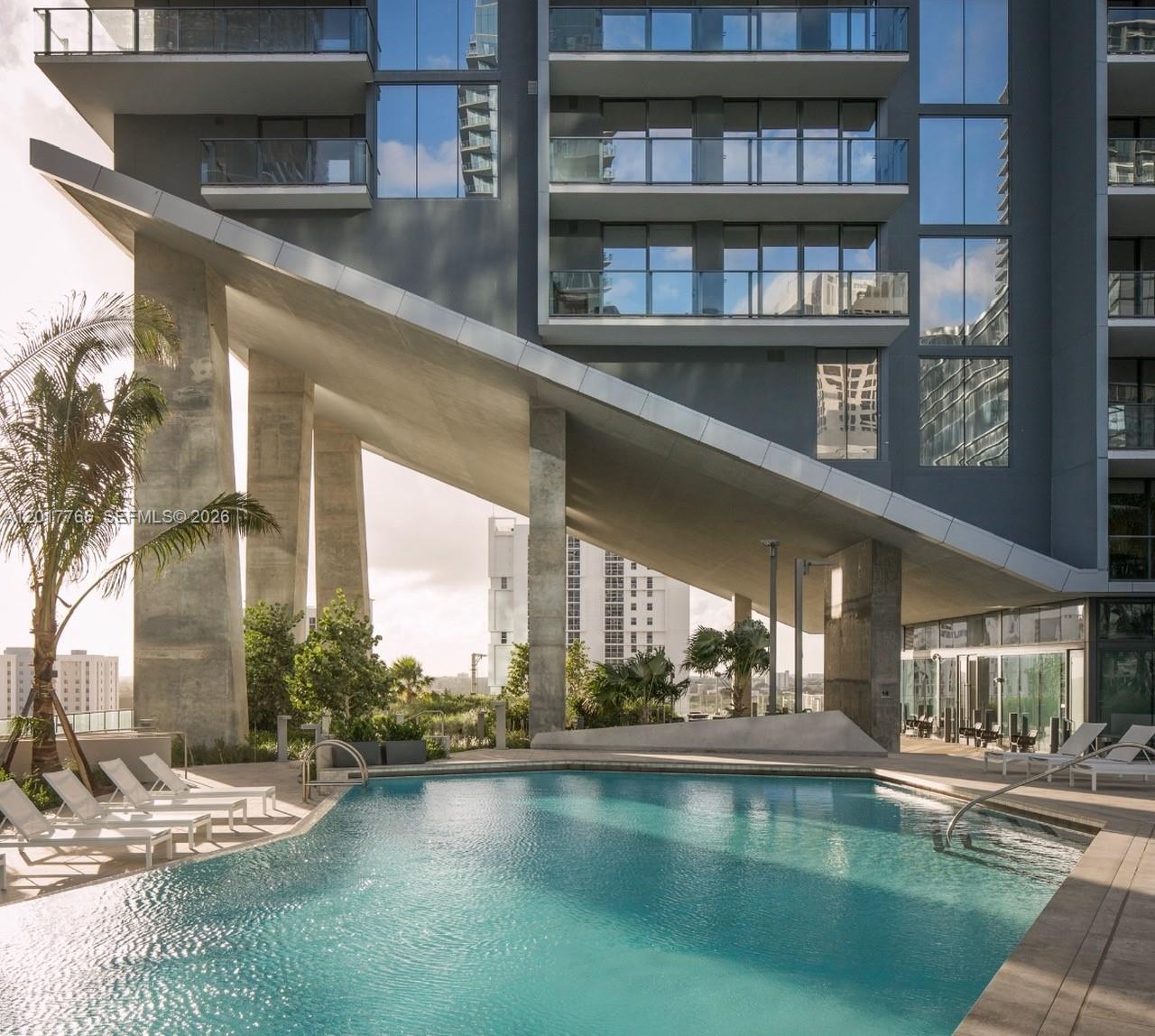RISE CONDO - Residential